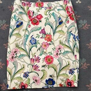 Women’s flowered pencil skirt